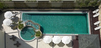 Royale Chulan The Curve