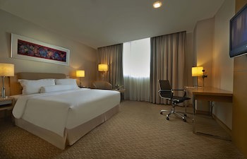 Royale Chulan The Curve