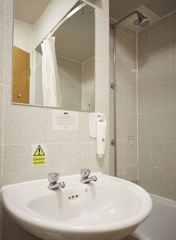 De Trafford Hotel By Greene King Inns