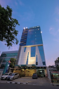 Hotel 88 Grogol By Wh