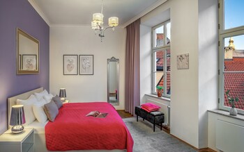 4 Arts Apartments By Adrez Living