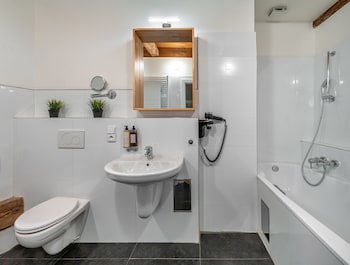 4 Arts Apartments By Adrez Living