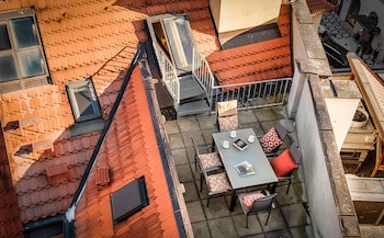 4 Arts Apartments By Adrez Living