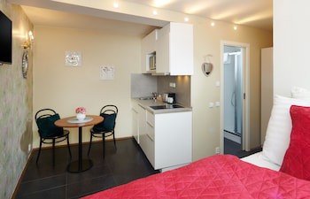 4 Arts Apartments By Adrez Living
