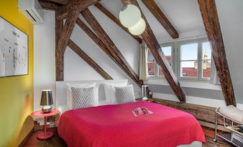 4 Arts Apartments By Adrez Living