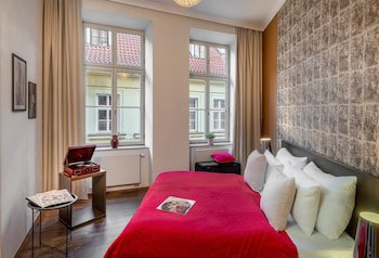 4 Arts Apartments By Adrez Living