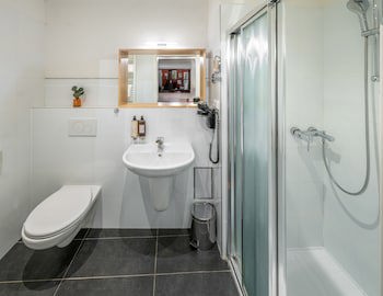 4 Arts Apartments By Adrez Living