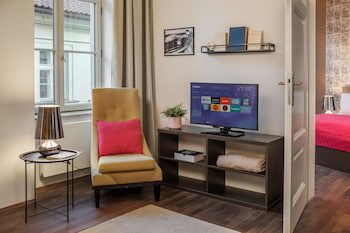 4 Arts Apartments By Adrez Living