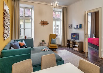4 Arts Apartments By Adrez Living