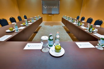 Signature Hotel Al Barsha fotoğrafı