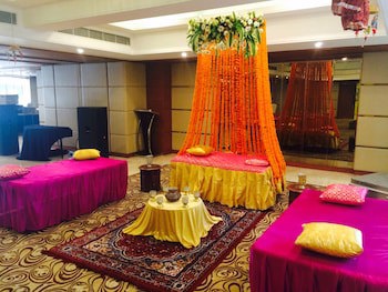 Golden Tulip Vasundhara Hotel & Suites