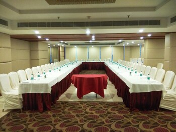 Golden Tulip Vasundhara Hotel & Suites