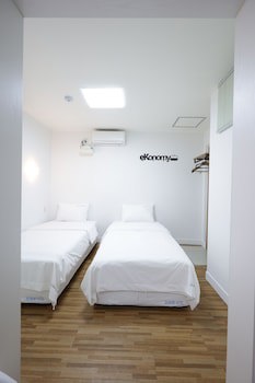 Ekonomy Haeundae Guesthouse