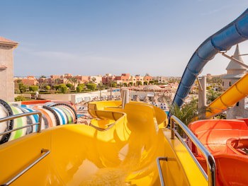 Serenity Alma Heights galeri fotoğrafı