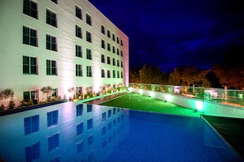 Lux Fatima Park - Hotel, Suites And Residences