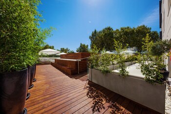 Lux Fatima Park - Hotel, Suites And Residences