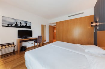 Lux Fatima Park - Hotel, Suites And Residences
