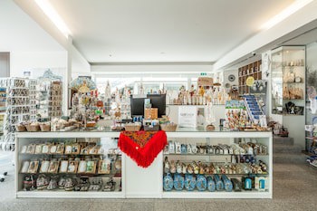 Lux Fatima Park - Hotel, Suites And Residences