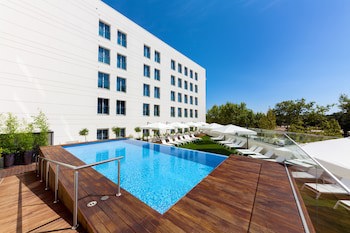 Lux Fatima Park - Hotel, Suites And Residences