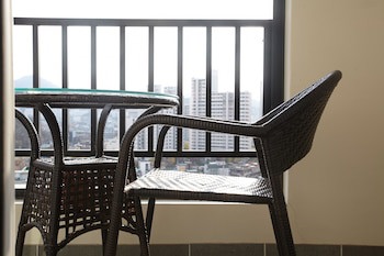 Cs Premier Hotel (Adults Only)