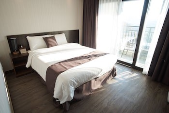Cs Premier Hotel (Adults Only)