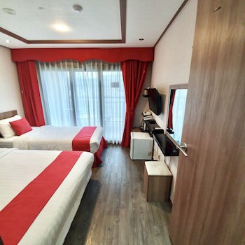 Cs Premier Hotel (Adults Only)