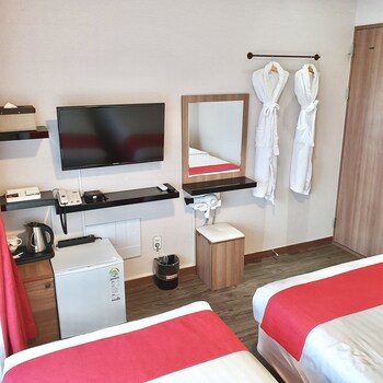Cs Premier Hotel (Adults Only)