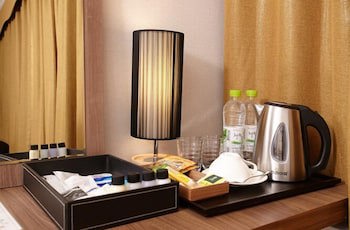 Cs Premier Hotel (Adults Only)