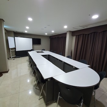 Cs Premier Hotel (Adults Only)