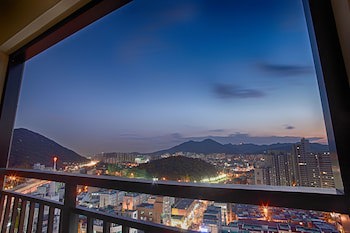Cs Premier Hotel (Adults Only)