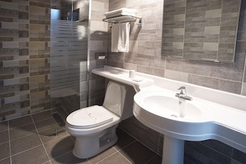 Cs Premier Hotel (Adults Only)