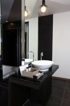 S& Hotel