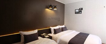 S& Hotel