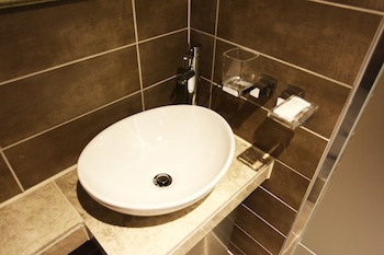 S& Hotel
