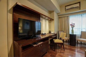 Aruga Apartments By Rockwell Makati