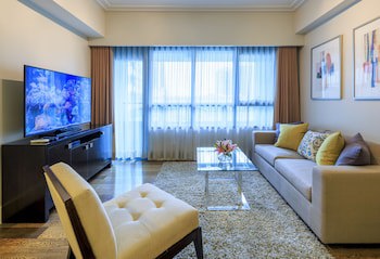 Aruga Apartments By Rockwell Makati