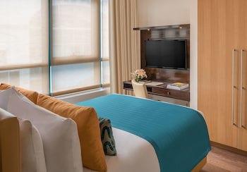 Aruga Apartments By Rockwell Makati
