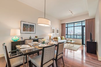Aruga Apartments By Rockwell Makati