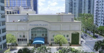 Aruga Apartments By Rockwell Makati
