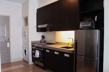Aruga Apartments By Rockwell Makati