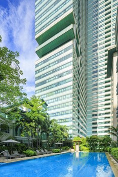 Aruga Apartments By Rockwell Makati