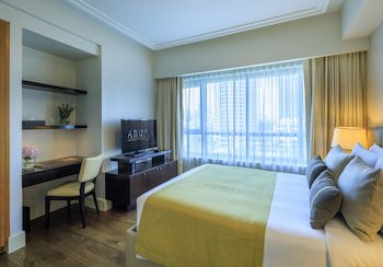 Aruga Apartments By Rockwell Makati