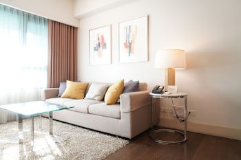 Aruga Apartments By Rockwell Makati