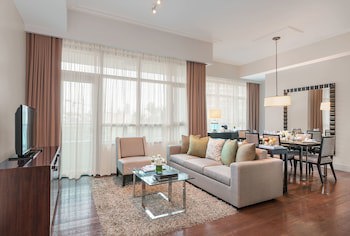 Aruga Apartments By Rockwell Makati