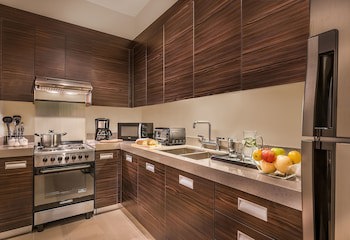 Aruga Apartments By Rockwell Makati