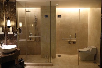 Crowne Plaza Bandung, An Ihg Hotel