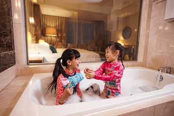 Crowne Plaza Bandung, An Ihg Hotel