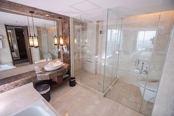Crowne Plaza Bandung, An Ihg Hotel