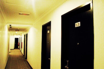 Adel Hotel