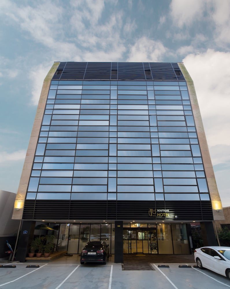 Reve Hotel Jeju